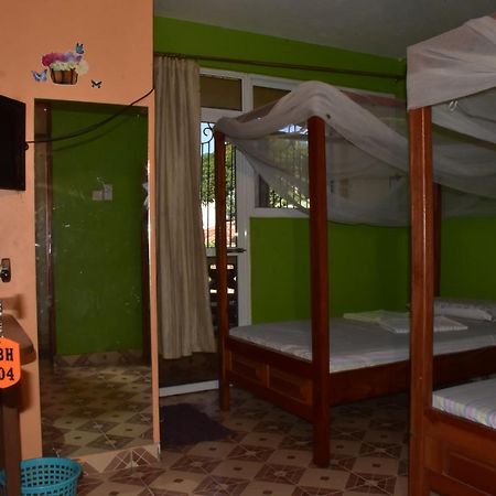 Viriko Boarding House Hotel Mombasa Exterior photo