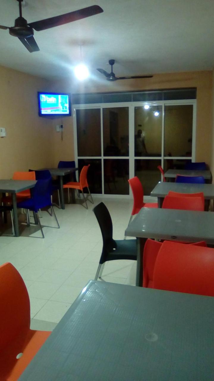 Viriko Boarding House Hotel Mombasa Exterior photo
