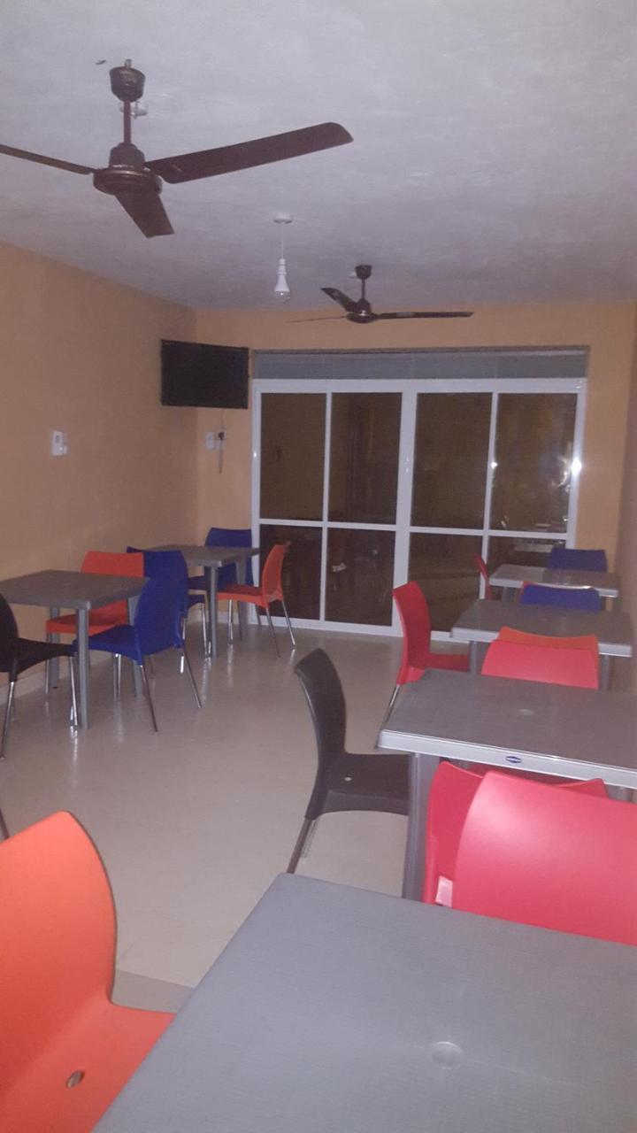 Viriko Boarding House Hotel Mombasa Exterior photo